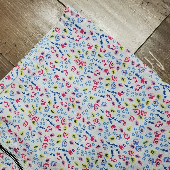 NWT Divided by H&M Light Blue Floral Front Zip Mini Skirt size 10 - Picture 14 of 15